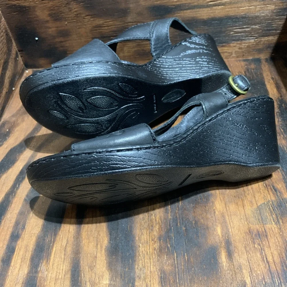 Born Emmy II Wedge Women's Black Leather Cross Strap Buckled Slingback Casual 8M